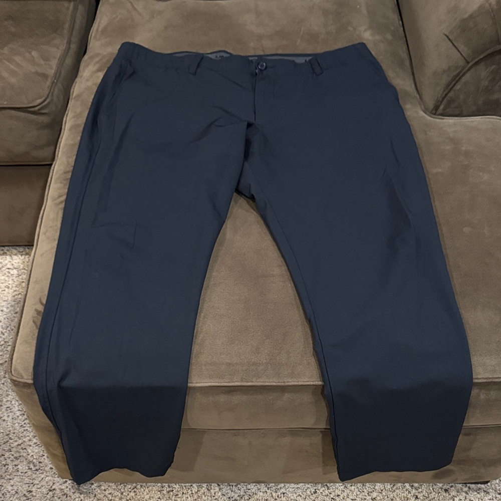 Under Armour Men's Black Dress Pants